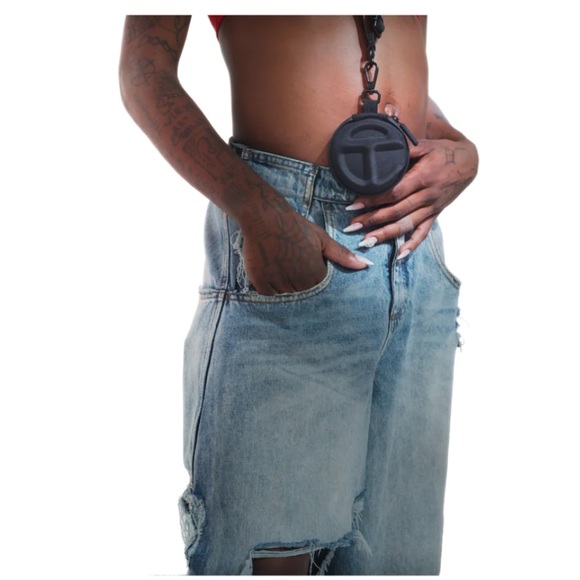 Telfar Medium Pill - Picture 7 of 8